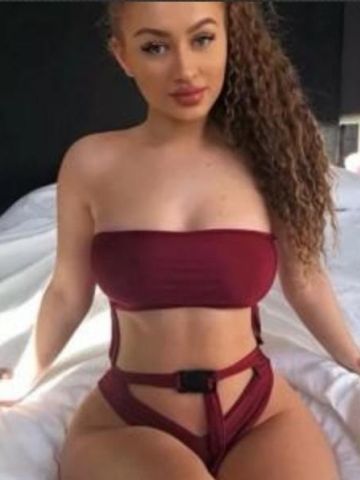 Акико Аппетитная Брюнетка